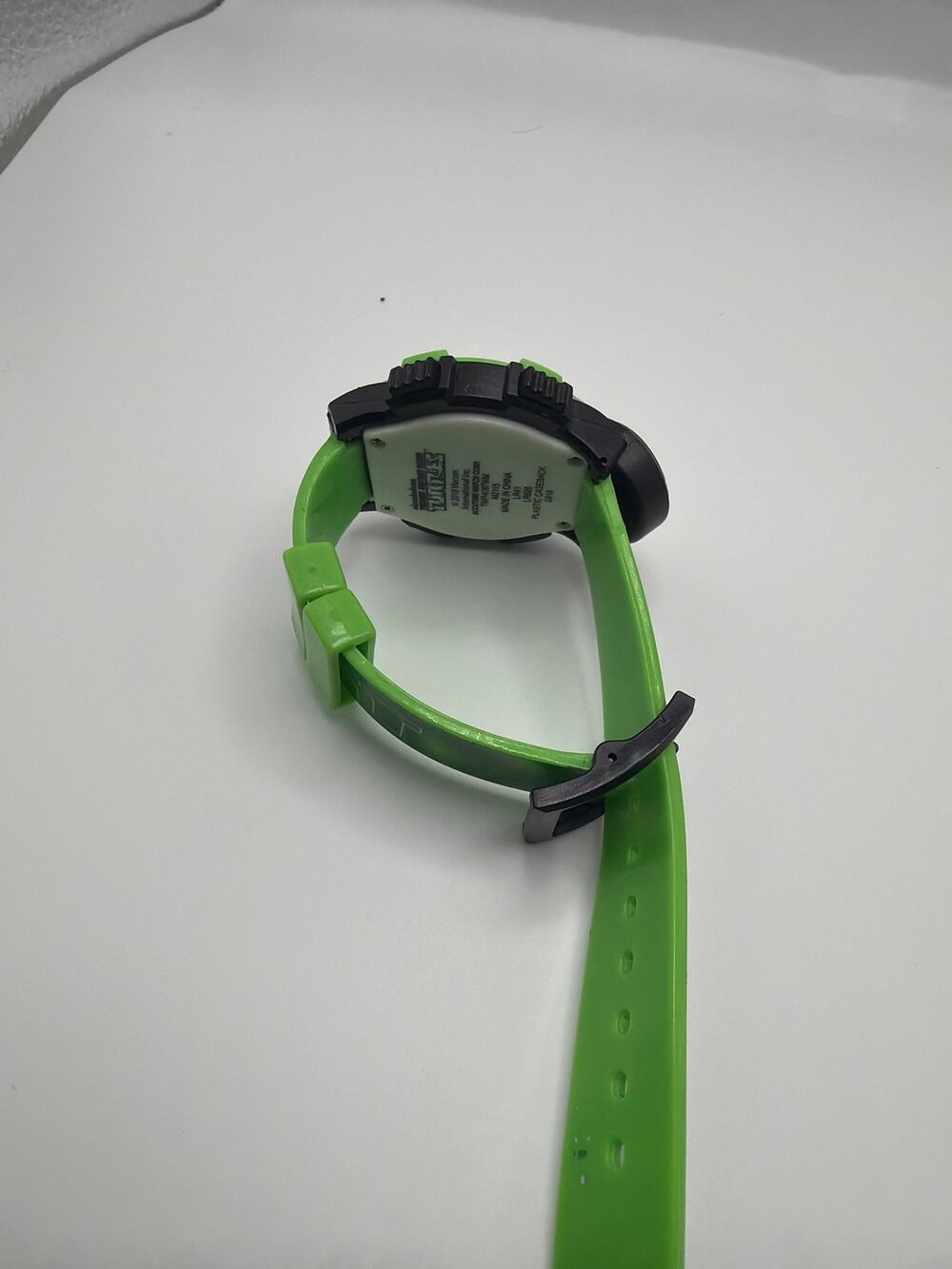 Teenage Mutant Ninja Turtle Accutime Digital Wristwatch with a Buckle Band